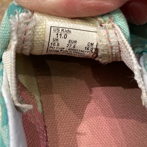 VANS checkerboard slip ons - Picture 8 of 9